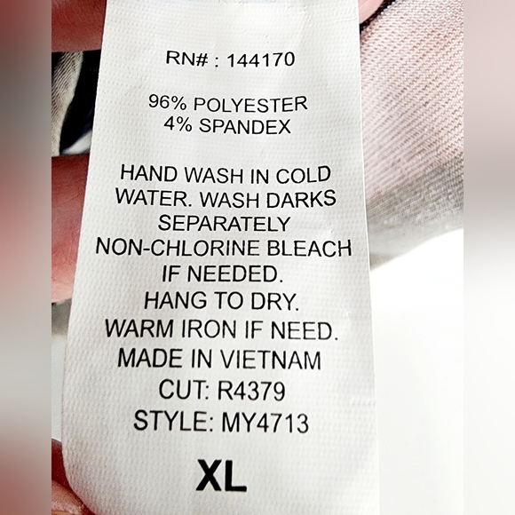 Women Casual Top with Contrasting Colors. - Picture 4 of 4